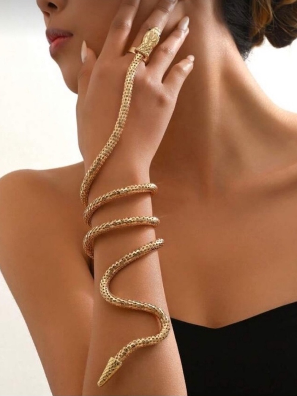 Serpentina Luxe Snake Wrap
Ring Bracelet